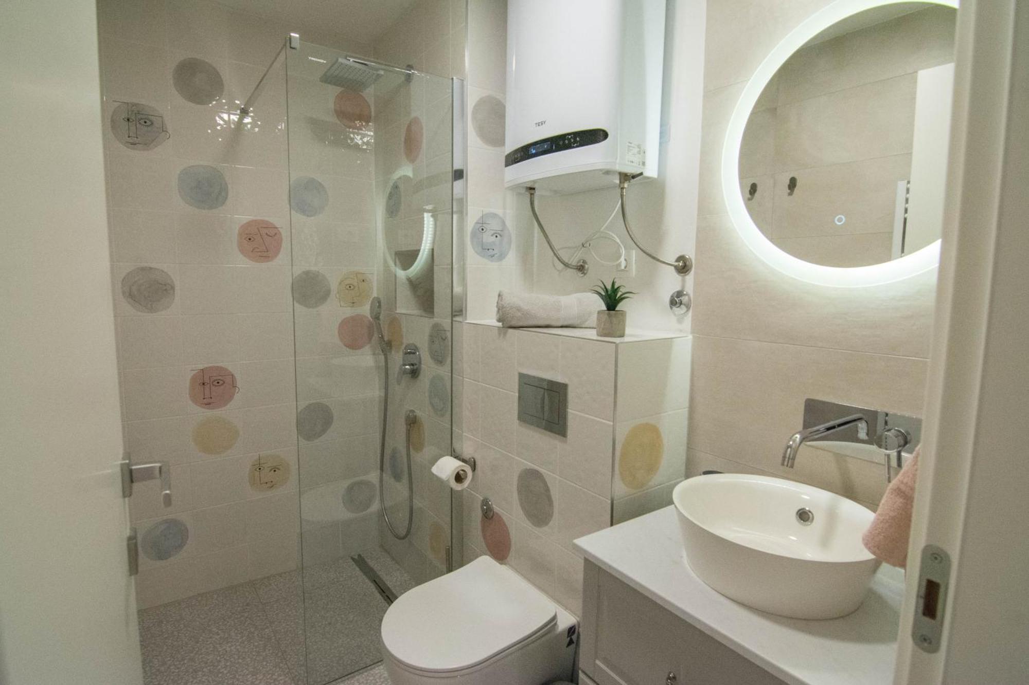 Romiru Rooms And Studio Apartment Split Exteriér fotografie